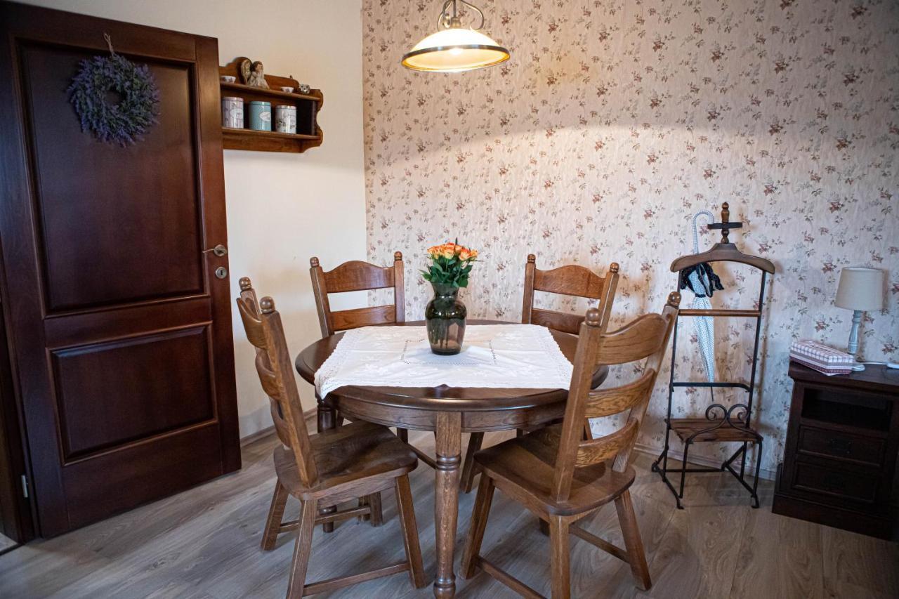 Kalvin Restaurant & Pension Rastislavice Екстер'єр фото