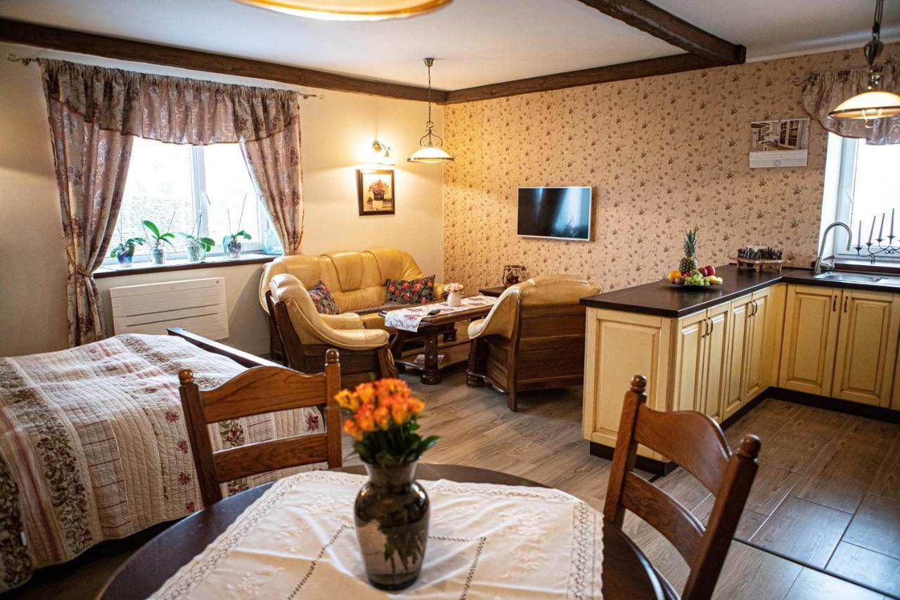 Kalvin Restaurant & Pension Rastislavice Екстер'єр фото