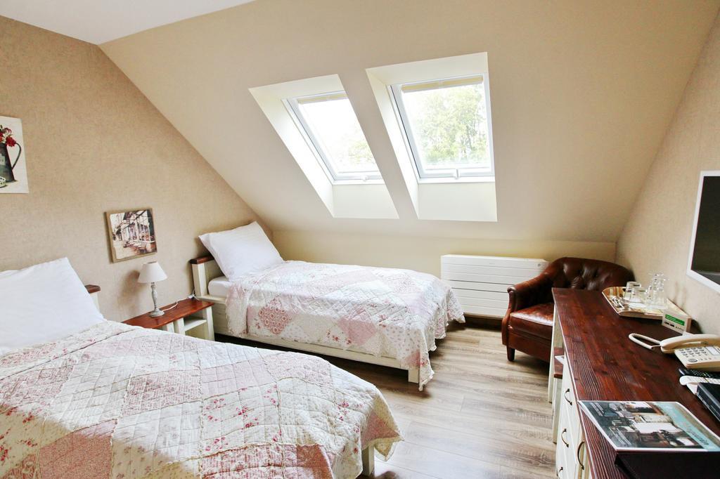 Kalvin Restaurant & Pension Rastislavice Екстер'єр фото