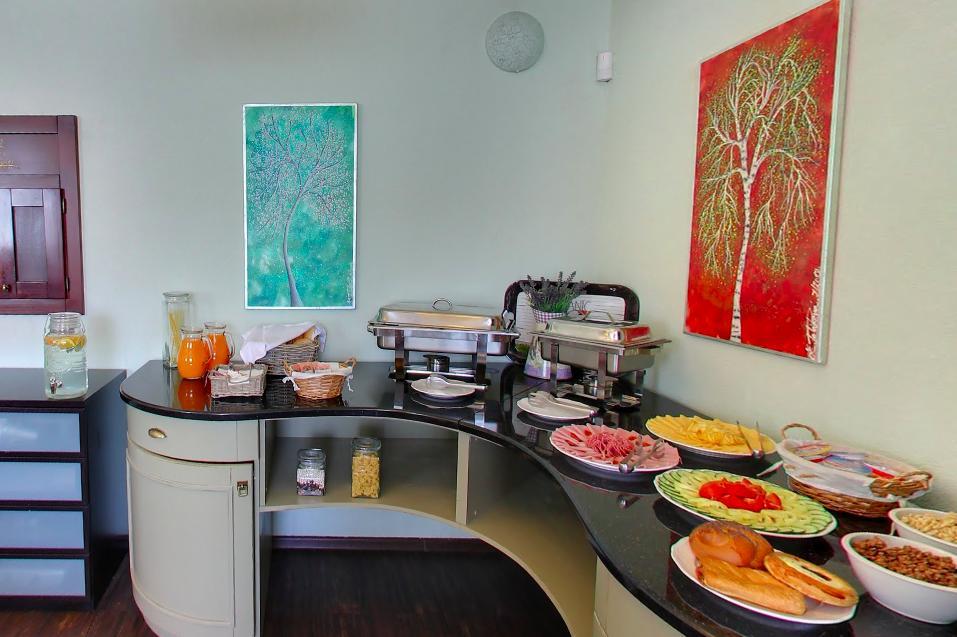 Kalvin Restaurant & Pension Rastislavice Екстер'єр фото