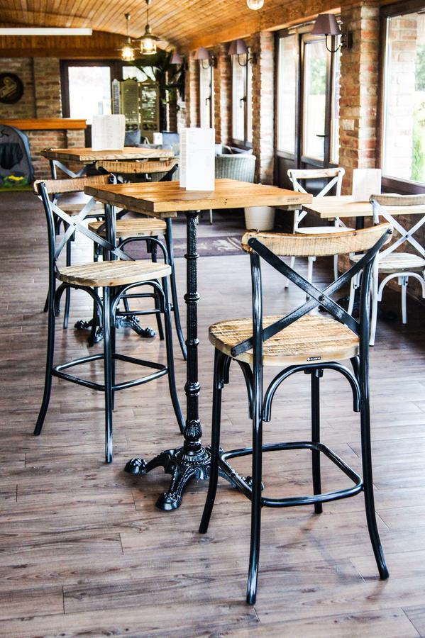 Kalvin Restaurant & Pension Rastislavice Екстер'єр фото